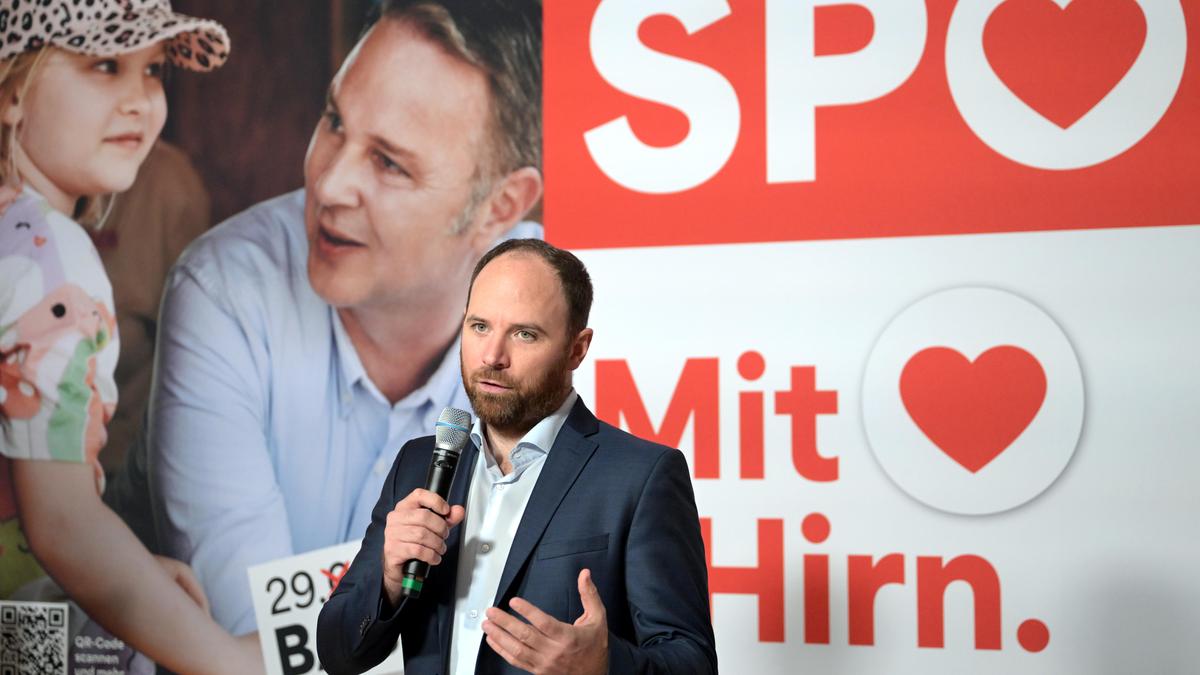 SPÖ-Bundesgeschäftsführer Klaus Seltenheim im Rahmen der Präsentation der 2. Plakatwelle der SPÖ zur bevorstehenden Nationalratswahl