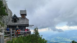 Getrübte Aussicht vom Friedenskircherl am Stoderzinken 