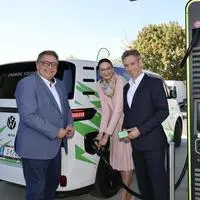 Martin Graf, Vorstand der Energie Steiermark, Bürgermeisterin Nicole Sunitsch und Werner Ressi, ebenfalls Vorstand der Energie Steiermark