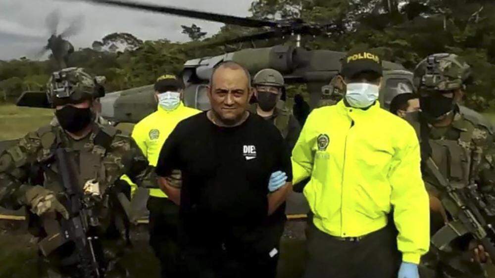 Kolumbianische Sicherheitskräfte haben Dairo Antonio Úsuga alias &quot;Otoniel&quot;, den obersten Chef des kolumbianischen Drogenkartells &quot;Clan del Golfo&quot; (Golf-Clan) und einen der mächtigsten Drogenhändler des südamerikanischen Landes, gefasst.