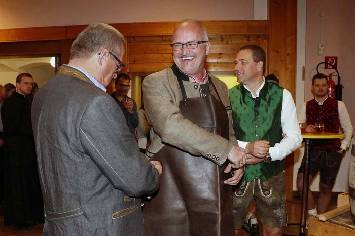 Erstmals schritt Bürgermeister Rudolf Müller aus der bayrischen Partnergemeinde Ruderting...