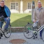 Bürgermeister Koch (l.) freut sich über die Förderungen von Verkehrslandesrat Lang