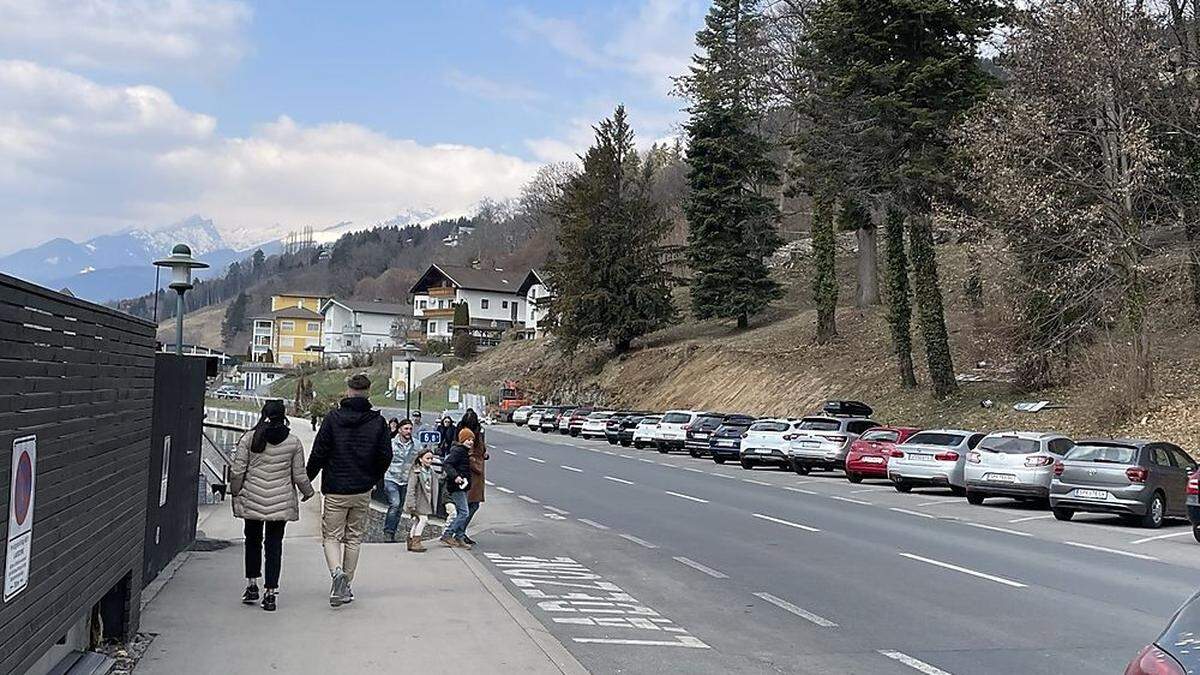 Nahe dem Kap 4613 werden neue Parkplätze und eine Bienewiese geschaffen