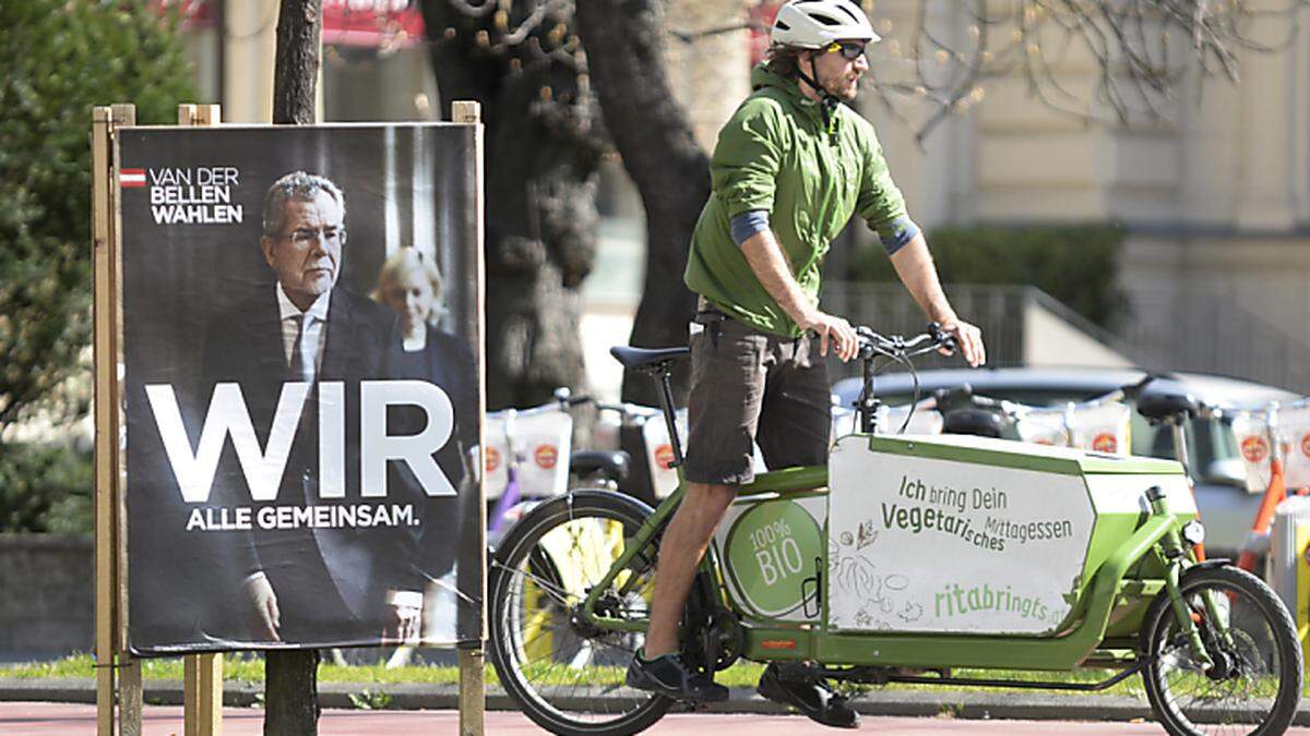 Rote Plakatständer den Grünen überlassen