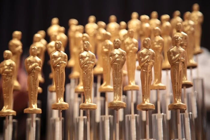Die Oscar-Nacht ist die wichtigste Nacht in Hollywood, jeder will ein Stück von dem goldigen Schoko-Oscars abhaben . . .
