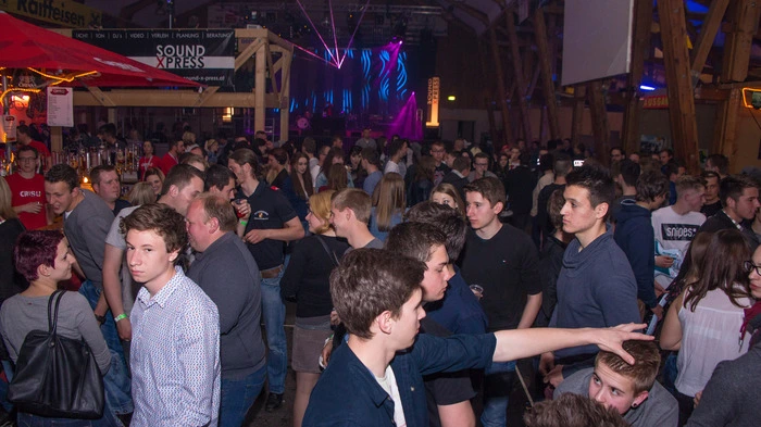 Bereits zum 22. Mal ging in der Mehrzweckhalle Kaindorf die Crisuparty der Freiwilligen Feuerwehr unter der Schirmherrschaft von HBI Franz Radl über die Bühne.