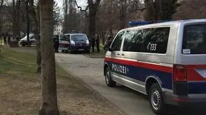Polizeiautos im Grazer Volksgarten