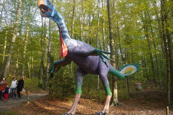 Vom größtenT-Rex-Skelett der Welt bis zum drei Meter hohen Urvogel Giganto Raptor - mehr als 85 Dinosaurier warten auf die Besucher. Das ist nicht nur für Dino-Fans beeindruckend. Info: www.styrassicpark.at