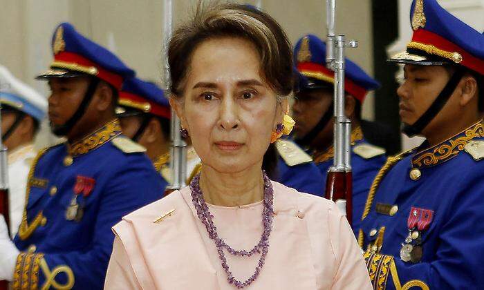 Die Friedensnobelpreisträgerin Aung San Suu Kyi ist mit einem Dutzend Korruptionsklagen konfrontiert