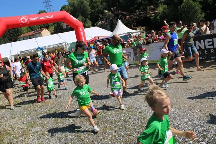 Durchgeführt wurden Kinderläufe mit den Distanzen 200, 500 und 1250 Meter.