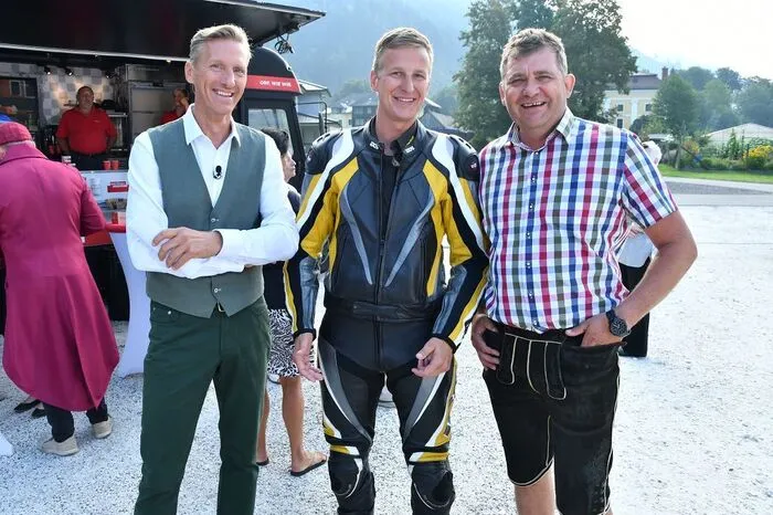 Andi Aigner, Ex-Rallye-Pilot und Instruktor am ÖAMTC-Fahrtechnikzentrum Kalwang (M.), rückte Sicherheit beim Motorradfahren ins Zentrum.