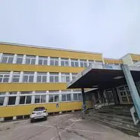 Der riesige Gebäudekomplex, in dem Musikmittelschule und Poly beheimatet waren, steht nun zum Verkauf