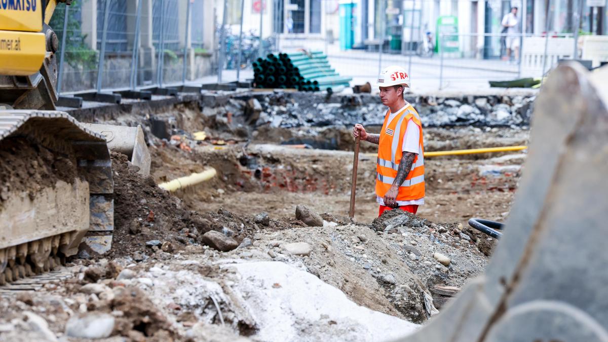 Auf Baustellen kann ab einer Temperatur von mehr als 32,5°C das Arbeiten im Freien eingestellt werden