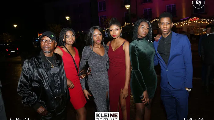 Im Casineum Velden feierte die Klagenfurter WI´MO eine zauberhafte Ballnacht. Die Schülerinnen beeindruckten mit eigenen Modekreationen. Das Motto steht für beide großen Bereiche der Schule: „Hot N Spicy“ - heiß und würzig - geht es nicht nur im hauswirtschaftlichen Bereich der Schule zu, auch auf die Kreationen im Modebereich passt es hervorragend.