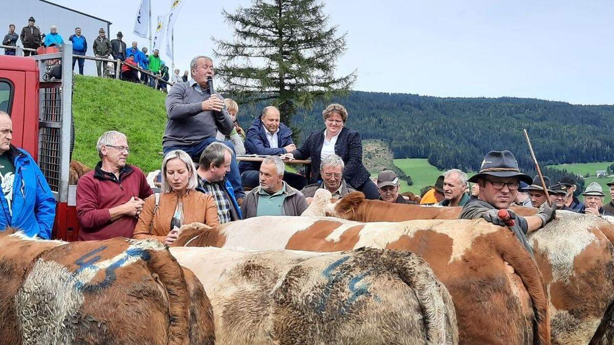 Viehmarkt mit Bürgermeisterin Silvia Karelly mittendrin