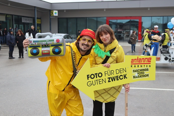 Ben Maruschek von Antenne Kärnten sammelte Faschingsfotos für den guten Zweck
