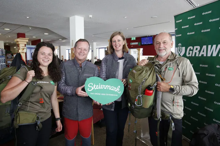 Verabschiedet wurden die beiden unter anderem von Tourismuslandesrätin Barbara Eibinger-Miedl und Steiermark-Tourismus-Chef Erich Neuhold.