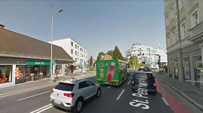 In der St. Peter Hauptstraße auf Höhe Petersgasse kommt es derzeit häufig zu Staus
