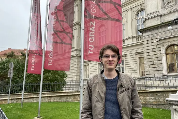 Harald Pfeiler (21) Gratkorn, seit 2020 GrazStudium: ChemieStammlokal: Brot und SpieleNebenjob: Habe ich keinen. Monatsbudget: 600 bis 700 Euro von den ElternWohnung: Studenten- heim um 330 Euro im MonatBerufswunsch: ElektrochemikerWo ich leben will: Ich will nicht unbedingt weg, es wäre aber auch kein Problem.