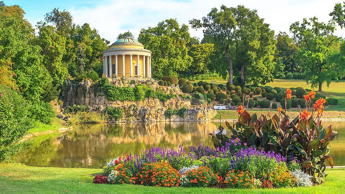 Der Leopoldinentempel im Schlosspark Eisenstadt 