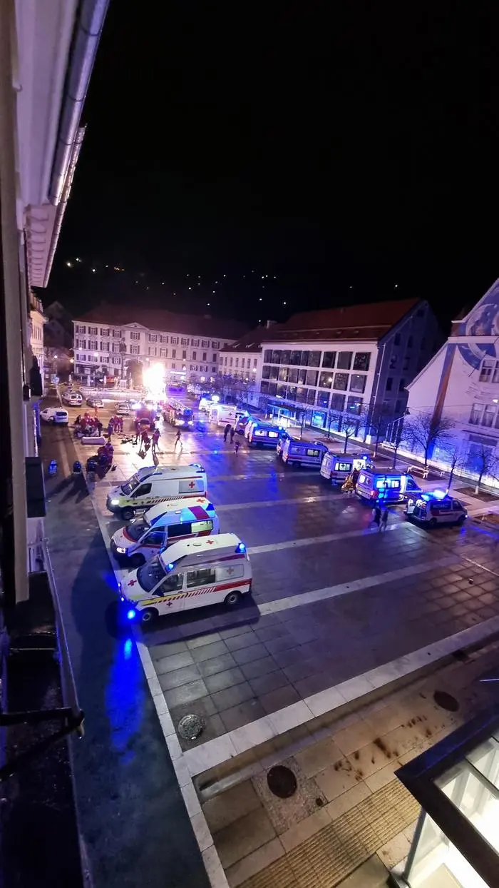 Brand zu Silvester in Graz, Rettung am Karmeliterplatz