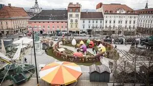Der Ostermarkt in Klagenfurt verfügt über das vermutlich größte Osternest der Welt