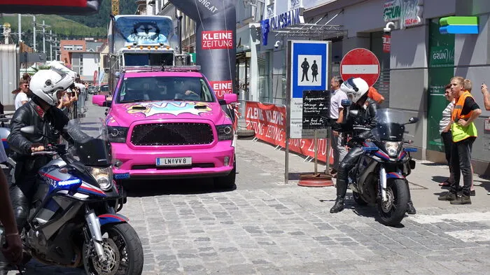 Fans von US-Cars kamen bei der Ausfahrt der Gefährte Samstag am frühen Nachmittag voll auf ihre Kosten.