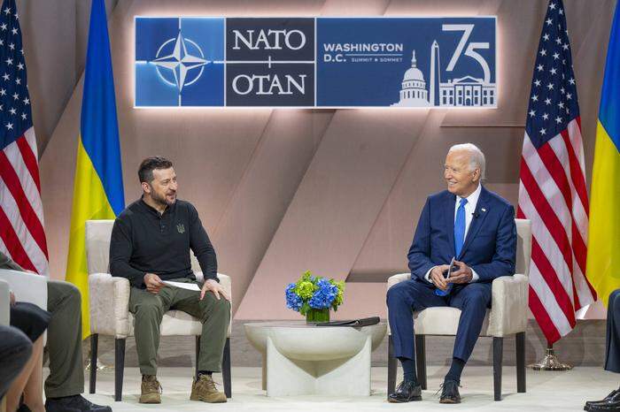 Biden beim Nato-Gipfel, wo er Selenskyj als Putin vorstellte 