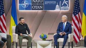 Bei Nato-Gipfel in Washington stellte Joe Biden den ukrainischen Präsidenten Wolodymyr Selenykyj als Wladimir Putin vor, Kamala Harris nannte er Vizepräsident Trump