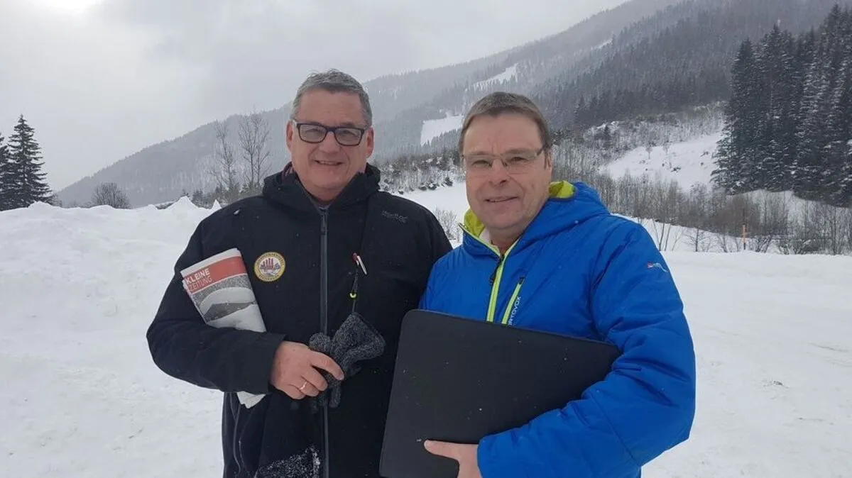An vorderster Front: Bürgermeister Heinz Wilding und Alois Mayer