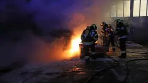 Das Auto stand in Vollbrand, in der Nähe lagerten Gasflaschen