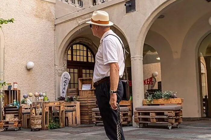 Im Rahmen seines Stadtspaziergangs mit Paula hat Christian Weniger diesmal die Innenhöfe besucht, hier jenen in der Herrengasse 13...