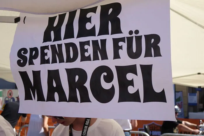 Gesammelt wird an einem eigens eingerichteten Stand...
