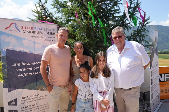 Der Rosenheimer Christian Bahnmüller - selbst in der Immobilienbranche tätig hat sich in Kärnten verliebt und freut sich auf seinen neuen Lebensmittelpunkt in der Nähe des Millstättersees. Er hat sich eine der beiden Penthouse-Wohnungen gekauft