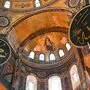 Treffen zweier Religionen: Blick in die Apsis der Hagia Sophia