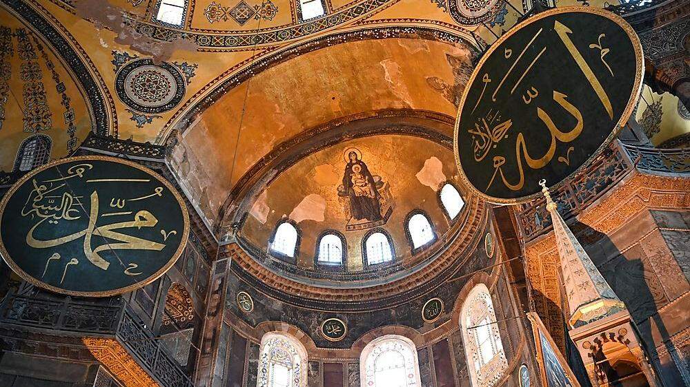 Treffen zweier Religionen: Blick in die Apsis der Hagia Sophia