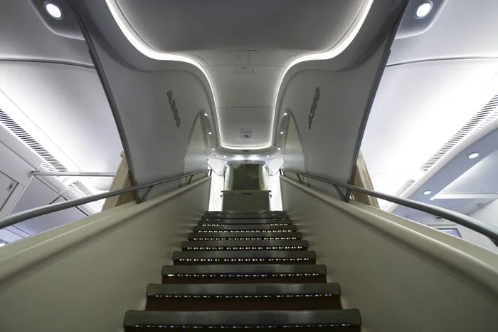Infolge der Entscheidung von Emirates gebe es keinen nennenswerten Auftragsbestand mehr und damit keine Grundlage für eine Fortsetzung der Produktion, sagte der scheidende Airbus-Konzernchef Tom Enders.