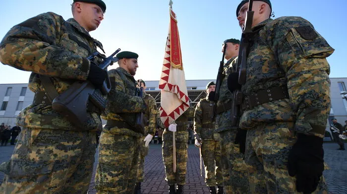 Mehrere Wochen dauerte die militärische Grundausbildung, die die Rekruten aus mehreren Bundesländern beim Jägerbataillon 17 in Straß absolvierten.