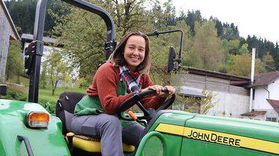 Yuka Matsuno aus San Francisco half drei Wochen lang am Bio-Bauernhof in Tscherberg mit