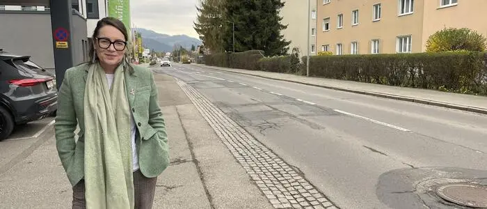 Bürgermeisterin Elke Florian, hier in der Burggasse in Judenburg, rechnete mit einem Baustart im Mai. Wie lange sich dieser nun aufgrund der Beschwerde verzögert, ist noch nicht gewiss
