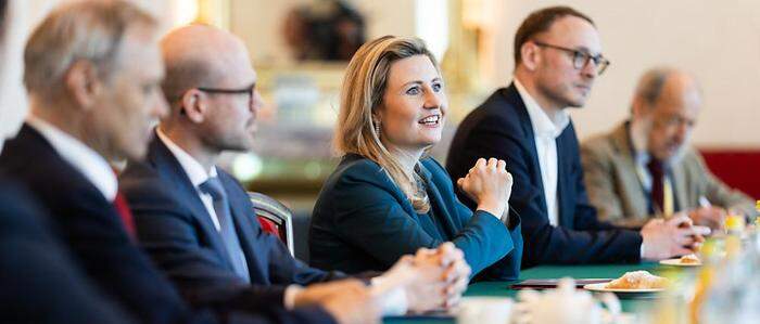 Susanne Raab | Ministerin Susanne Raab (ÖVP) mit ihrer Expertenrunde