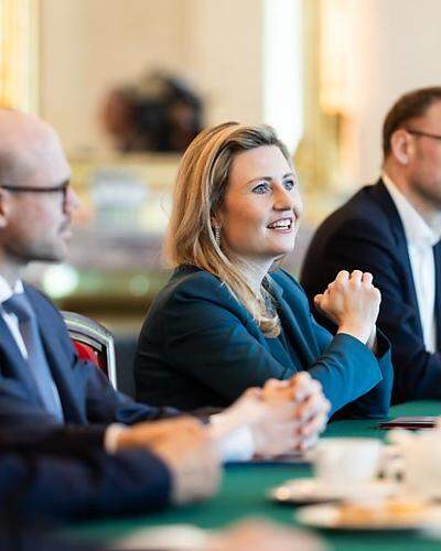 Susanne Raab | Ministerin Susanne Raab (ÖVP) mit ihrer Expertenrunde