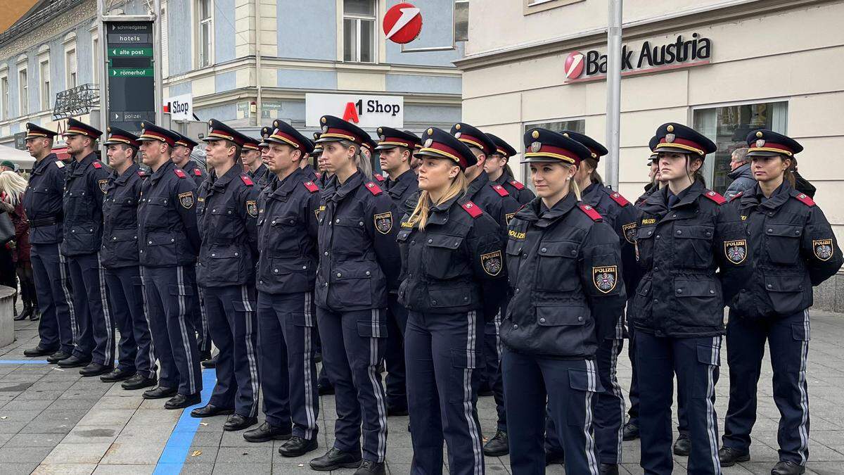 Zuletzt wurden in Leibnitz 70 junge Polizistinnen und Polizisten ausgemustert