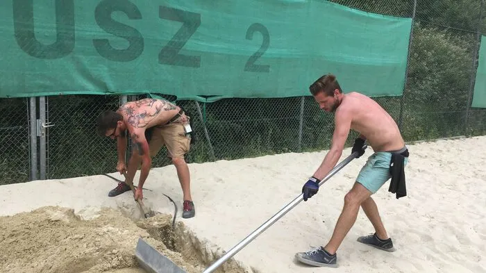 Dutzende Helfer bauen bis Freitag, 15 Uhr, das größte Studentenfest Österreichs auf. Ab dann wird in Graz 14 Stunden lang gefeiert.