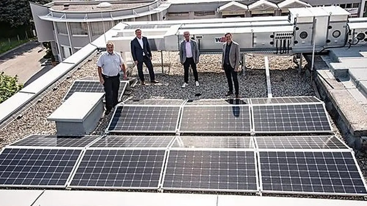 Von links: Harald Geissler, Kommandant der Hauptfeuerwache Villach, Bürgermeister Günther Albel, Stadtrat Harald Sobe, Landesrat Daniel Fellner