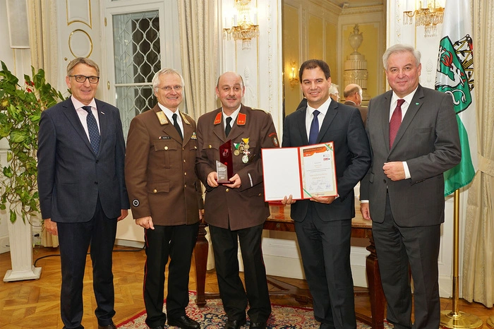 Der Tischler und Unternehmer, Alois Fuß, ist seit 1987 Mitglied der FF Bierbaum am Auersbach und trägt seit knapp zwei Jahrzehnten auch als stellvertretender Feuerwehrkommandant Verantwortung im und für das Feuerwehrwesen.