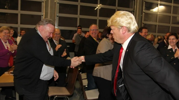 Auch Donald Trump konnte vom Narrenkartell begrüßt werden.