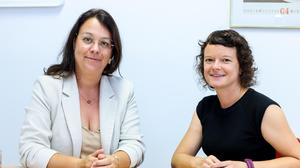 Monika Stvarnik (l.) ist Bereichsleiterin der Familien- und Jugendgerichtshilfe im Sprengel des Oberlandesgerichts Graz, Claudia Kloucek leitet das Team Graz