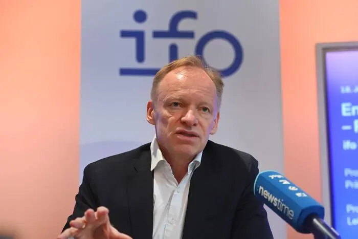 Ifo-Chef Clemens Fuest: „Die Anordnung der US-Regierung, ausländischen Staatsangehörigen den Zugang zu den neuesten Modellen von Anthropic zu verwehren, zeigt erneut die Verwundbarkeit Europas“