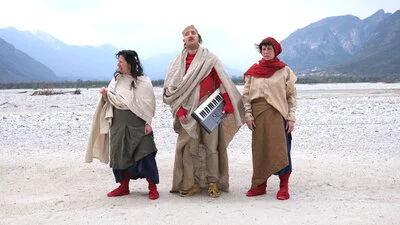 Das Teatro Zumbayllu begibt sich in einer dystopischen Szenerie auf die Suche nach verschwundenen Kindern